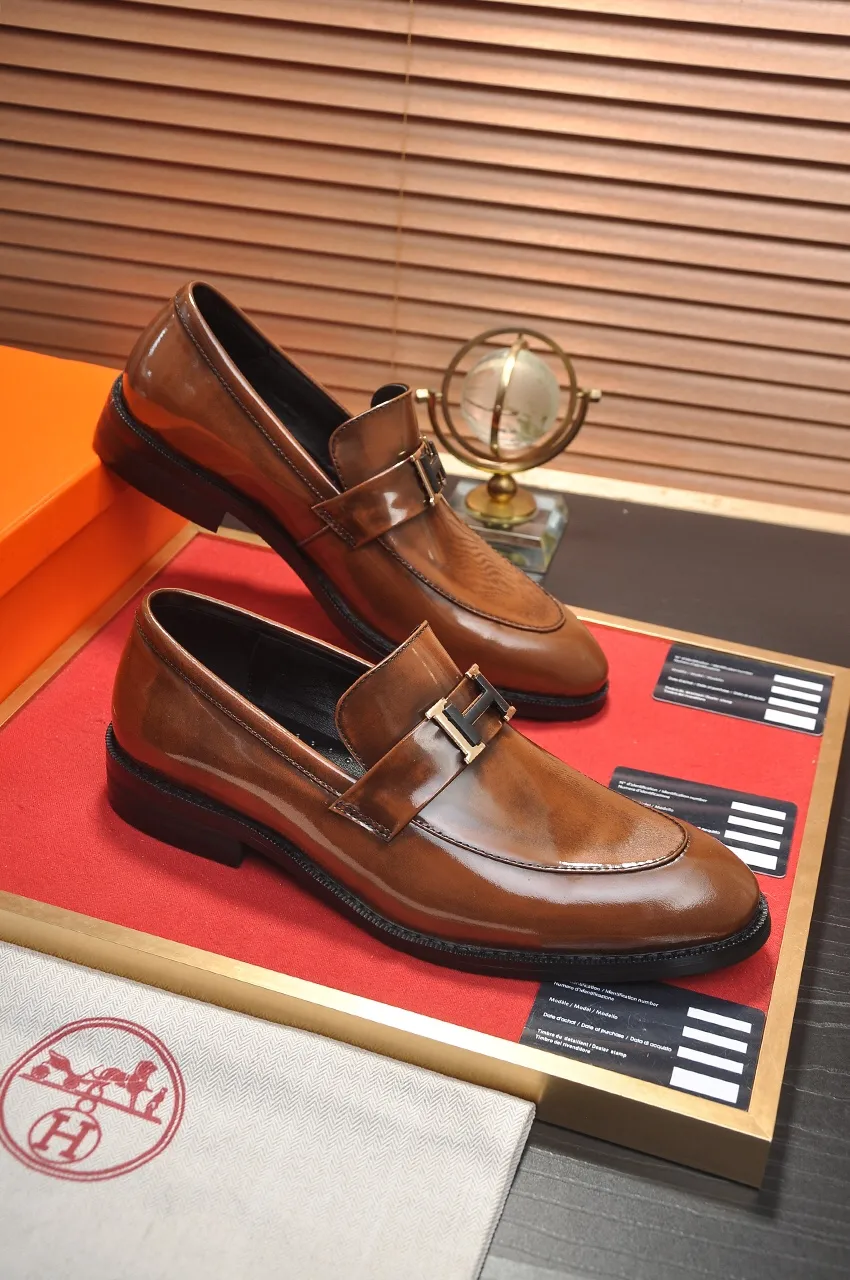 Men's shoes💰460💶[HERMES] (sheepskin lining)🍀Italian top luxury🍀He does not pursue novel styles and gorgeous colors, but attracts the favor of successful men with his flawless, elegant and classic style! This very, very comfortable, simple and stable style makes it easy to match any style! The pattern is absolutely 1:1 refined from the original case, and we strive for excellence in materials, imported cowhide + sheepskin lining💪💪💪extraordinary texture👍! .Black Brown Size: 38-45 (45 customized)
